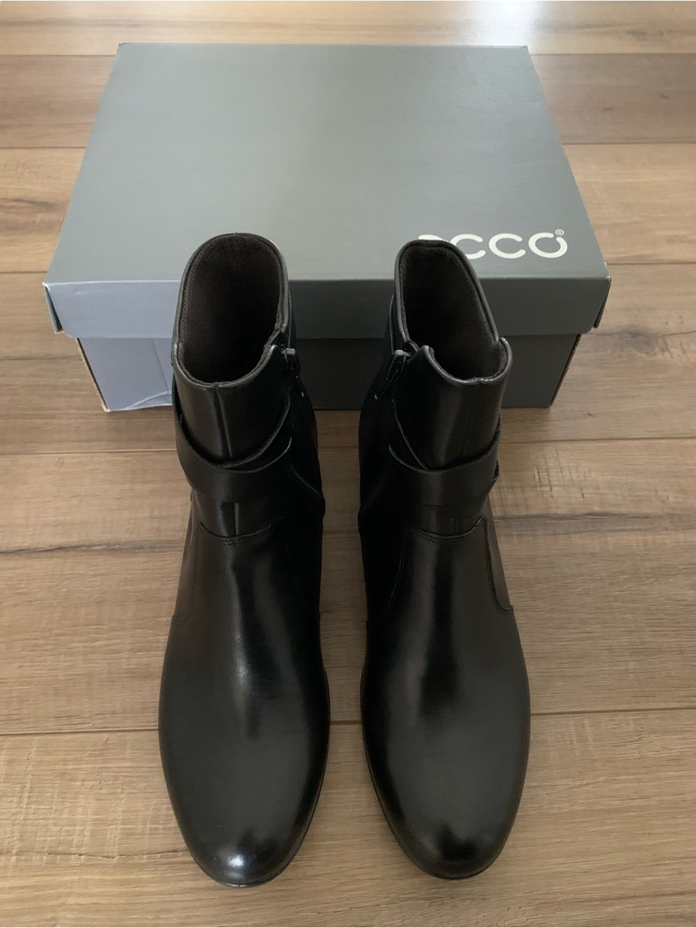 NEW ECCO Shape M 35 Leather Ankle Boots in Black Size 7 / 7.5 / EU38